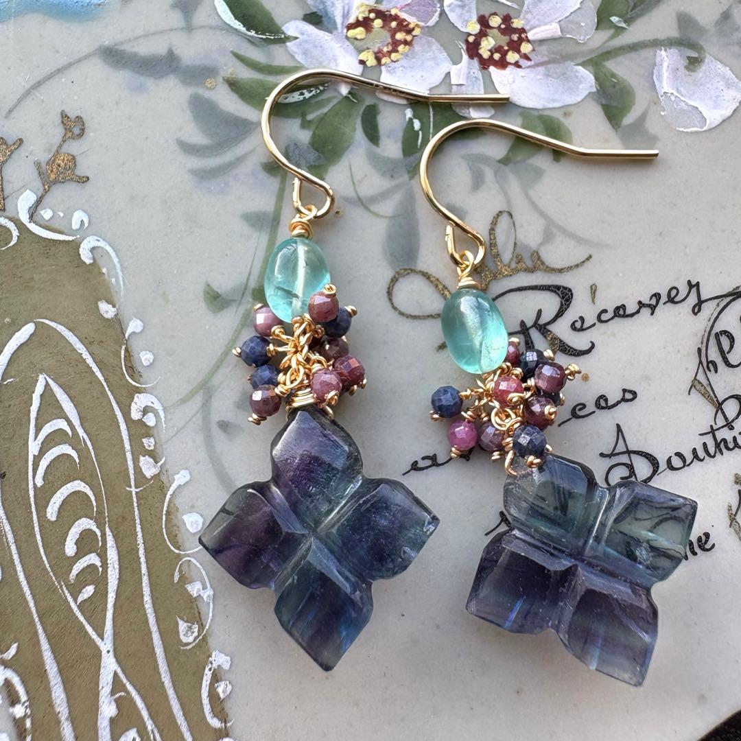 《1点限定》フローライトフラワーカービング&アパタイト＊ピアスorイヤリング