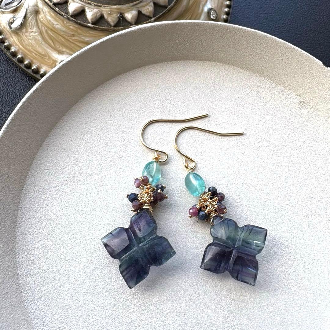 《1点限定》フローライトフラワーカービング&アパタイト＊ピアスorイヤリング