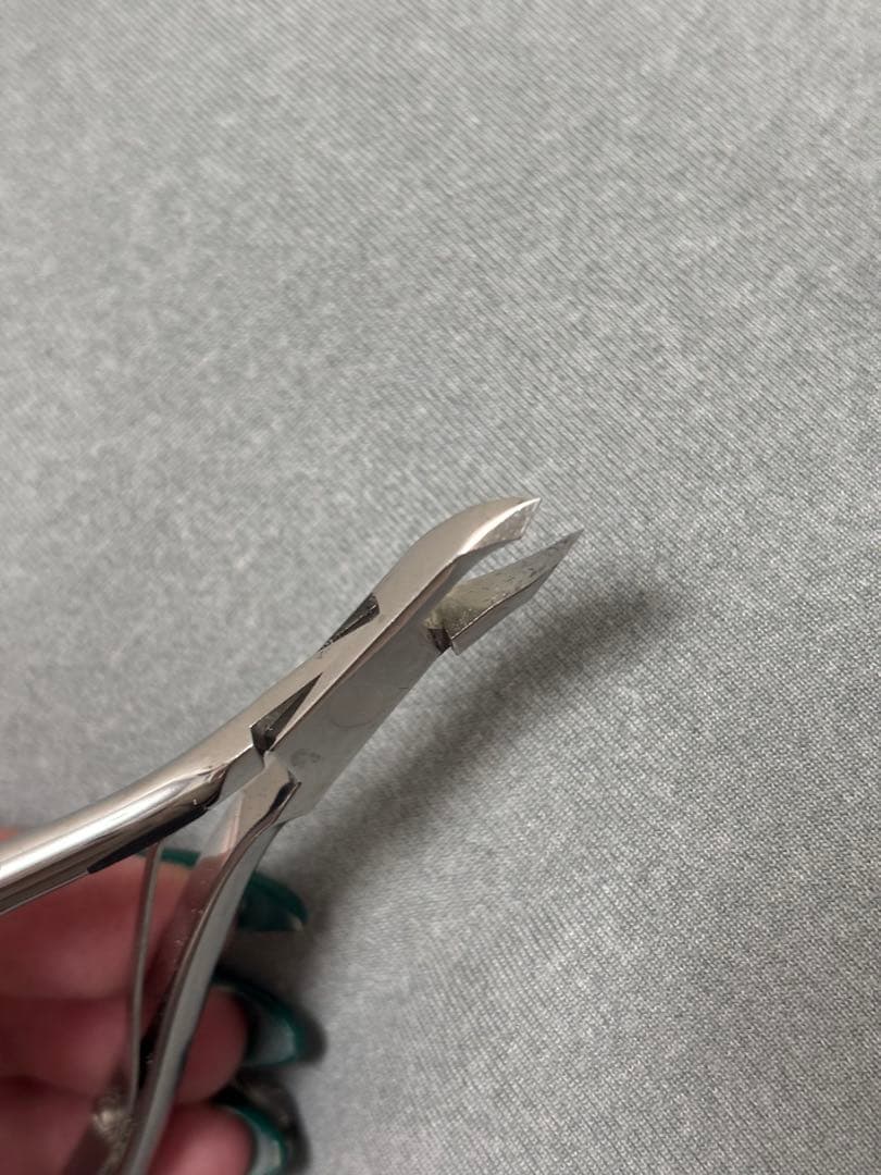 超美品★キューティクルニッパー★光★ティアラ★3mm