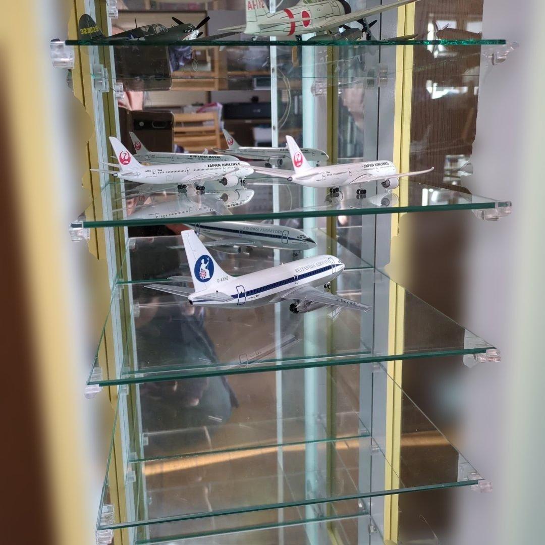 8棚板付きショーケース