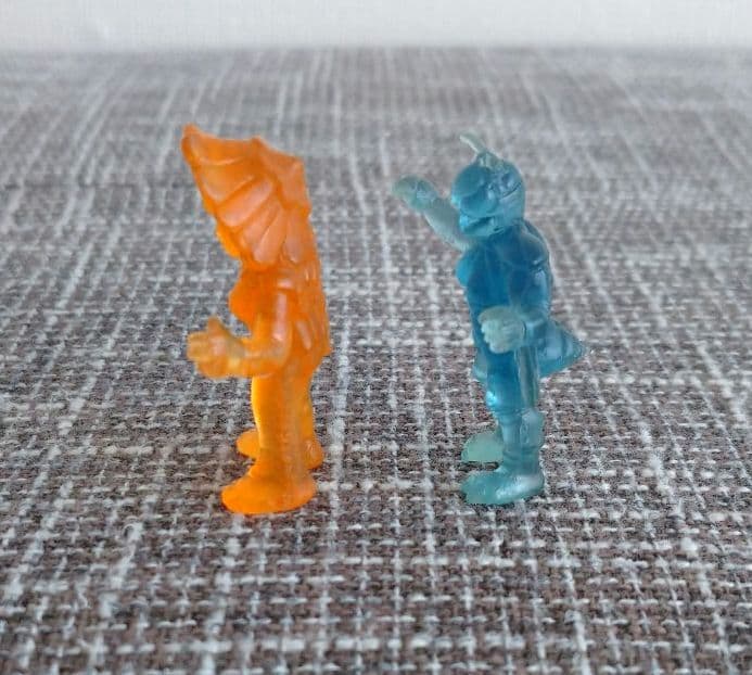 仮面ライダーBLACK 消しゴムフィギュア2体（ハチ怪人・アネモネ怪人