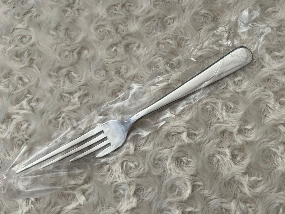 福田繁雄　カトラリー　福田繁雄デザインフォーク“相棒のナイフに切られたフォーク”