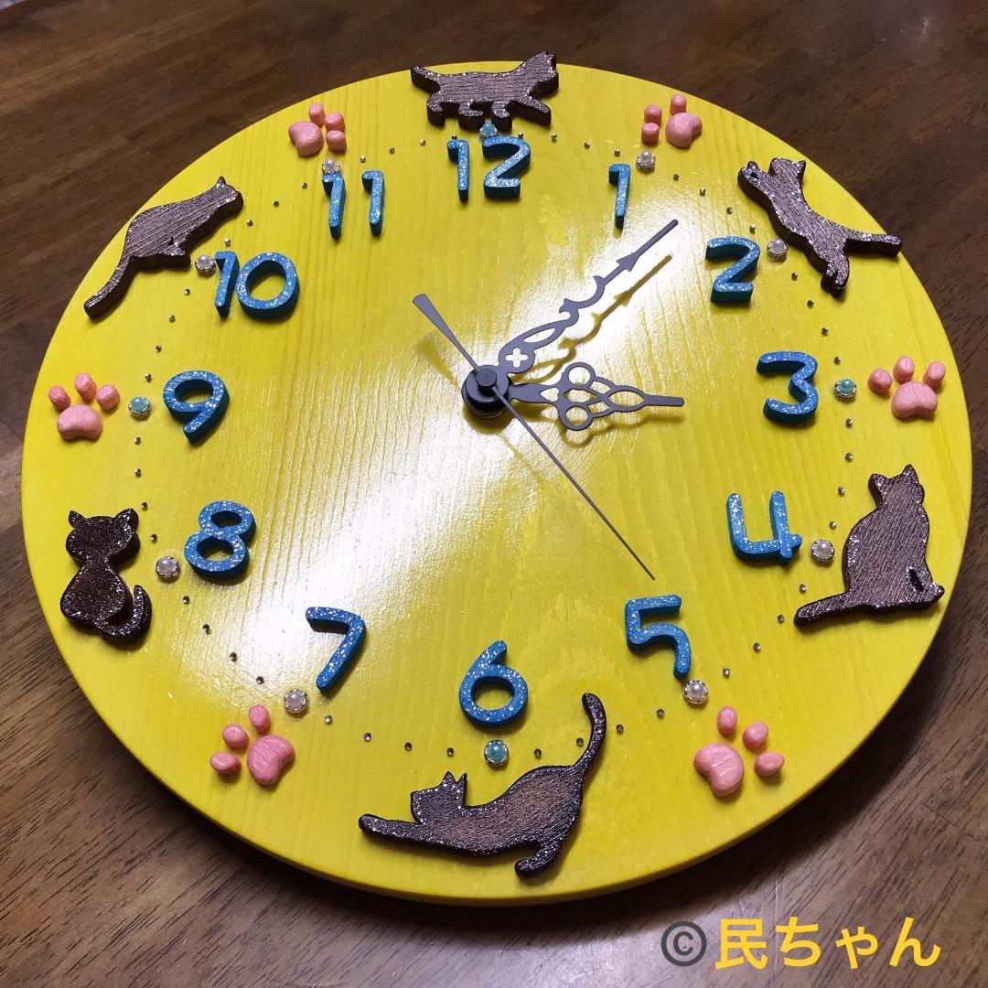 ハンドメイド　掛時計　かわいい　猫　木製　カラフル　ねこ電波時計　T-309