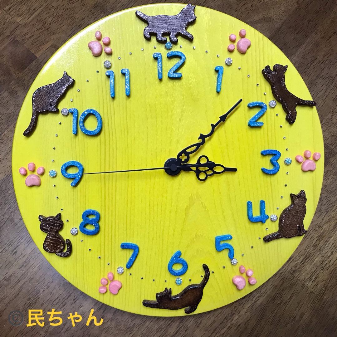 ハンドメイド　掛時計　かわいい　猫　木製　カラフル　ねこ電波時計　T-309
