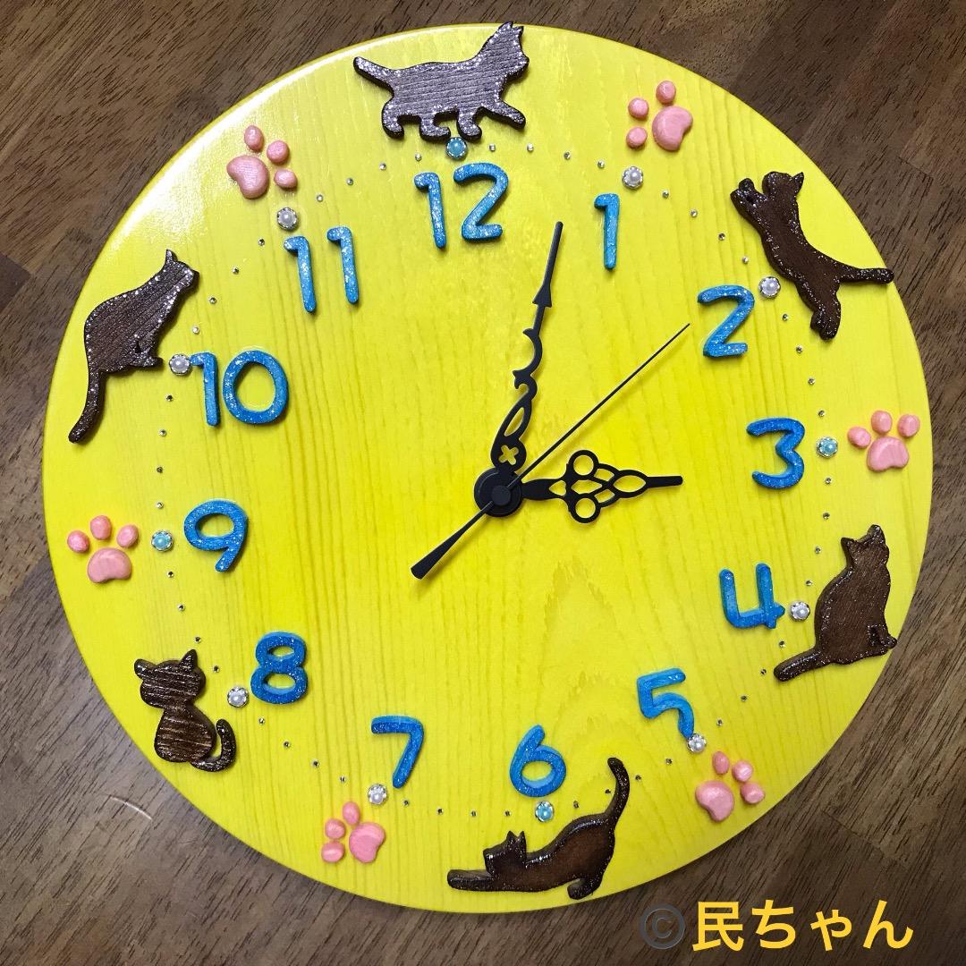 ハンドメイド　掛時計　かわいい　猫　木製　カラフル　ねこ電波時計　T-309