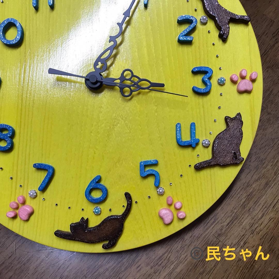 ハンドメイド　掛時計　かわいい　猫　木製　カラフル　ねこ電波時計　T-309
