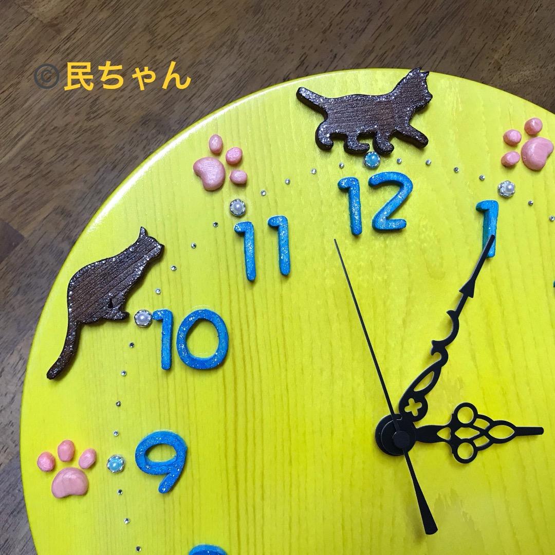 ハンドメイド　掛時計　かわいい　猫　木製　カラフル　ねこ電波時計　T-309
