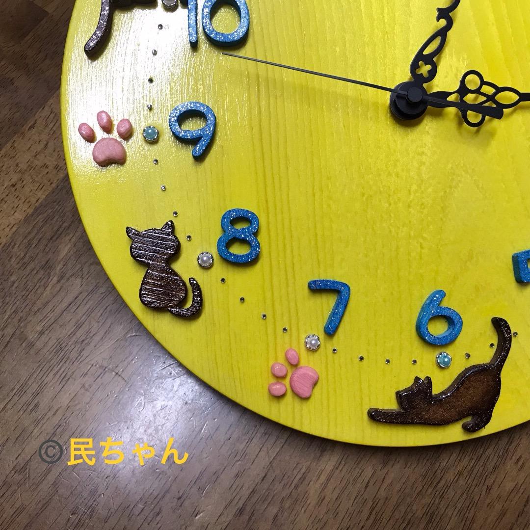ハンドメイド　掛時計　かわいい　猫　木製　カラフル　ねこ電波時計　T-309