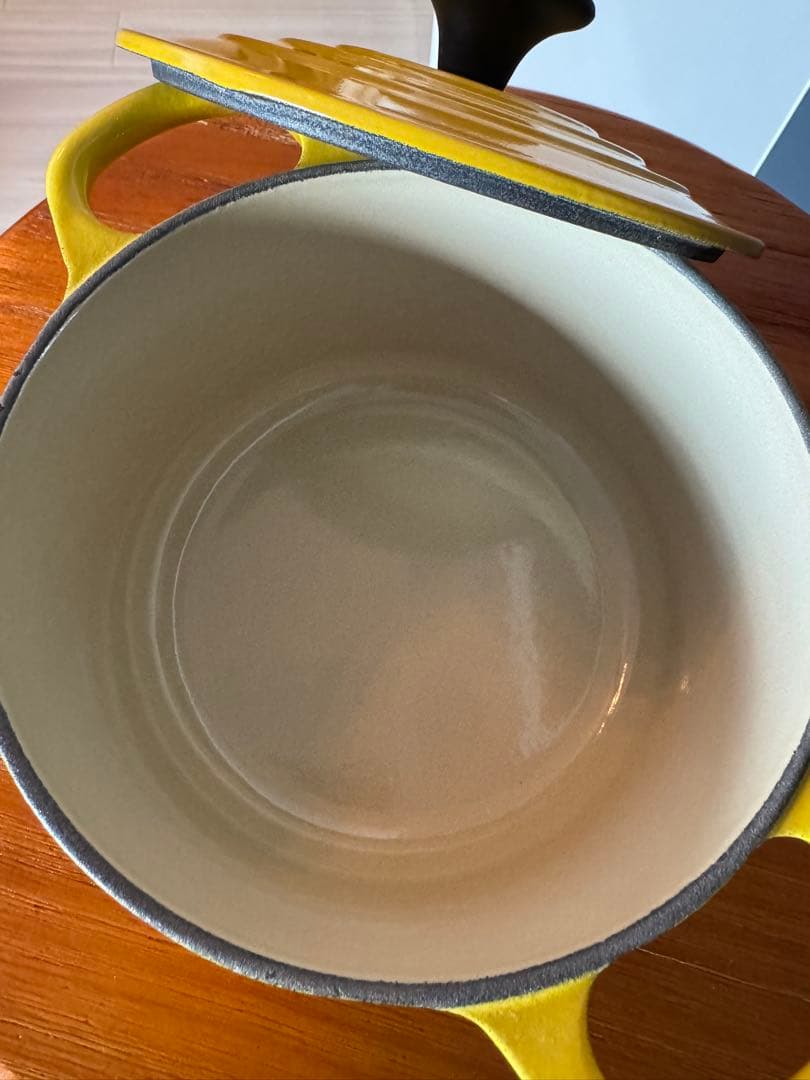 ル・クルーゼ定番ココット・ロンド14cm イエロー　USED