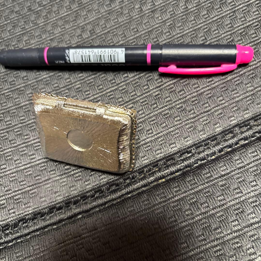 エスティローダーソリッドパフュームコンパクト