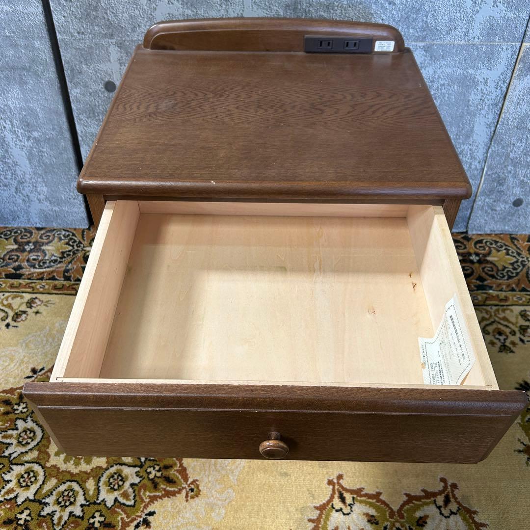 ꧁カリモク家具 karimoku꧂コンセント付ナイトテーブル サイド ロー 収納