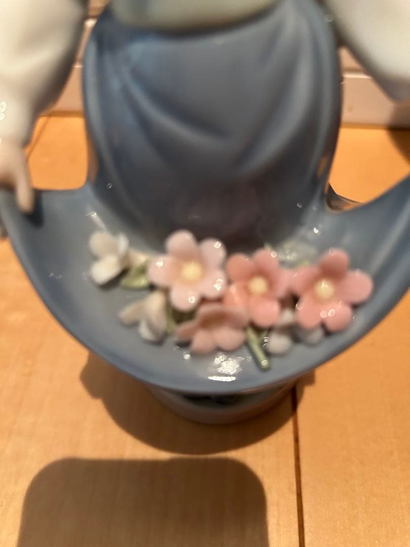 花を持つ少女　NAO・リヤドロ　ヴィンテージ