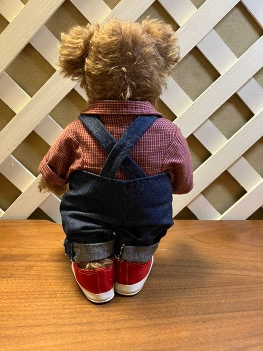 オーバーオールを着たアメリカンなベア