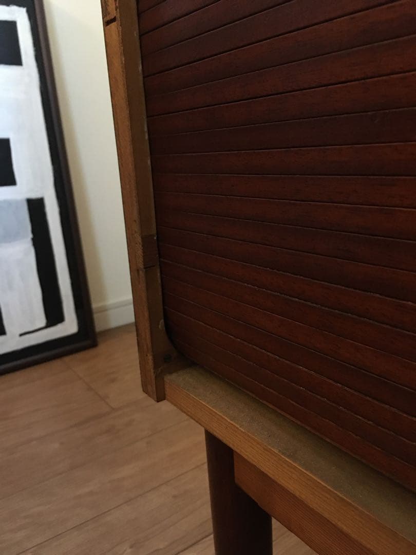 デンマーク　ビンテージ　脚付き蛇腹キャビネット　マホガニー　北欧ビンテージ