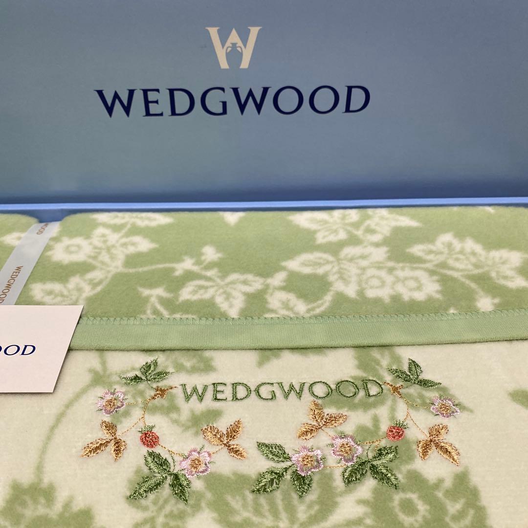 未使用　 棉毛布　ワイルドストロベリー　　西川　140×200㎝