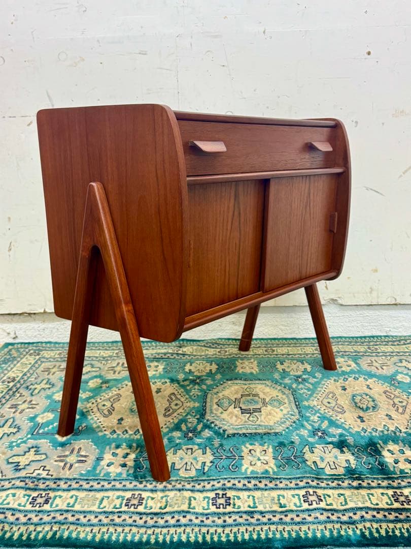 Klokken 北欧/デンマーク/ヴィンテージ家具/キャビネット/チーク