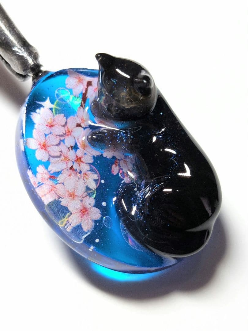 レジンネックレス 黒猫と桜 - メルカリ
