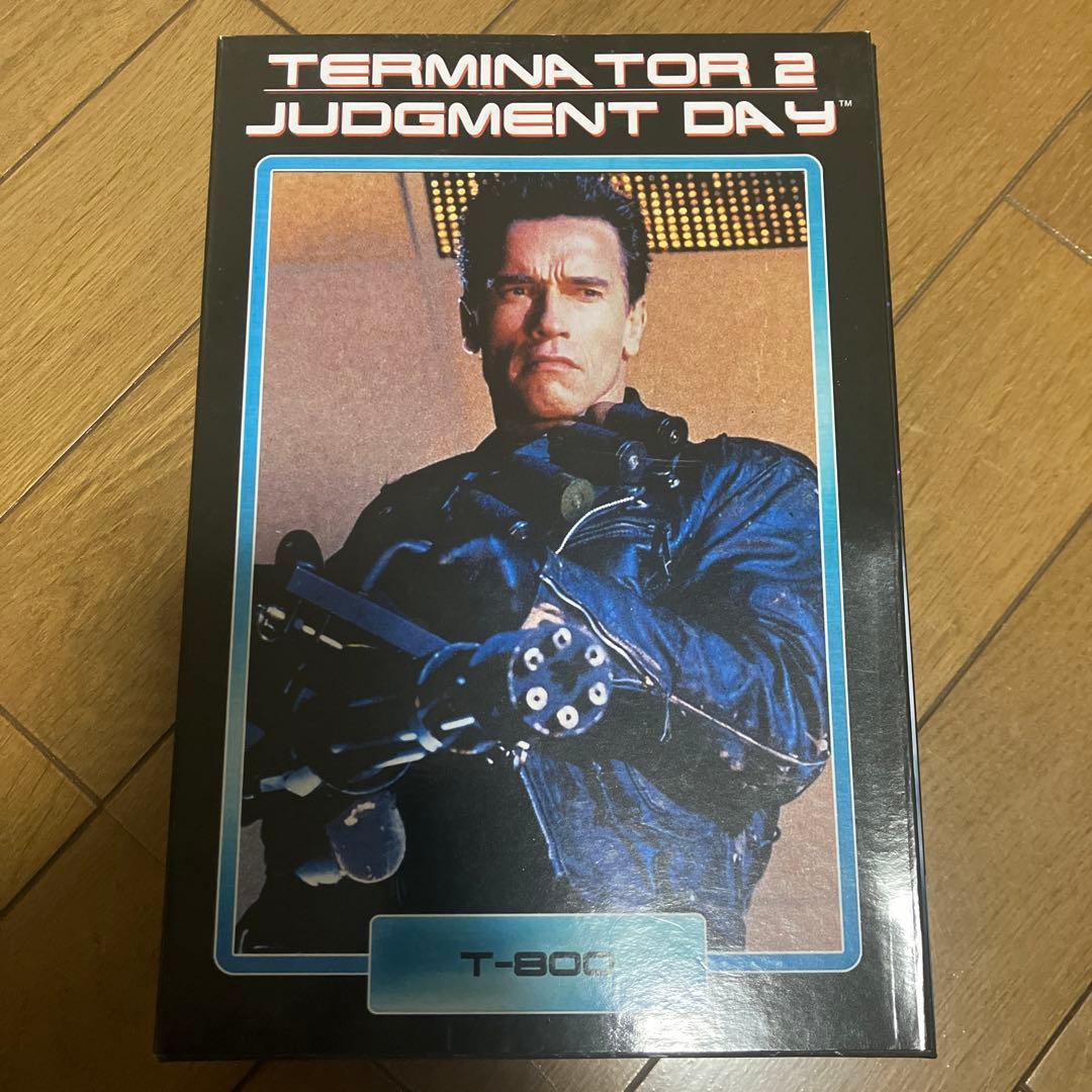 NECA T-800 フィギュア