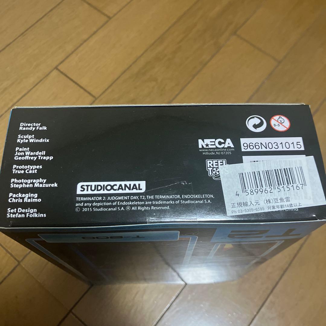 NECA T-800 フィギュア