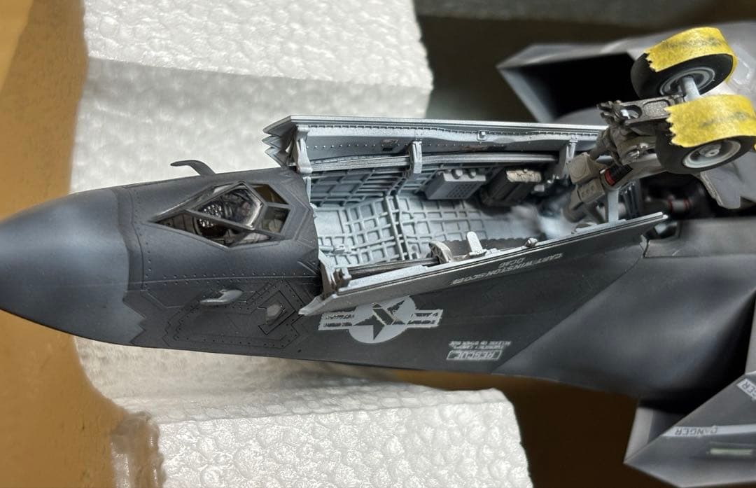 戦闘機　プラモデル完成品　タミヤ　1/48 F-35C ライトニングII