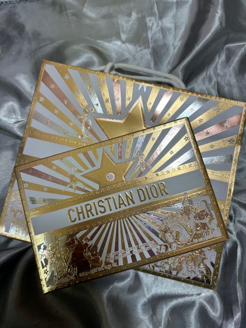 ディオール　2025 ホリデー　限定　ポーチ　コフレセット　新品未使用