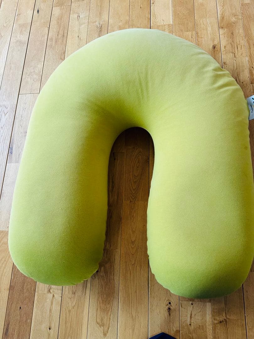 yogibo U字型クッション緑 替えカバー茶 yogiboクッションテーブル緑