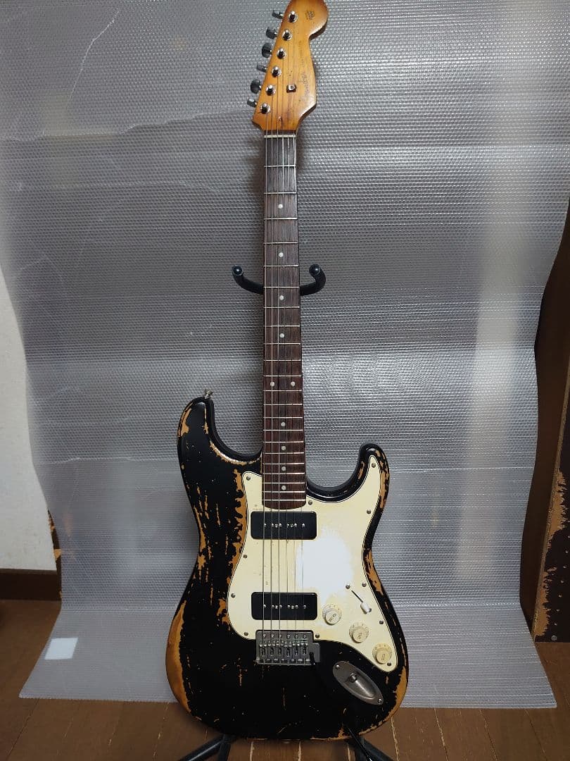 むにえるるな。レリックギター。ストラトキャスター。 エレキギター ブラック LEGEND LST-Z BKBK エレキギター 初心者14点セット 【マーシャルアンプ