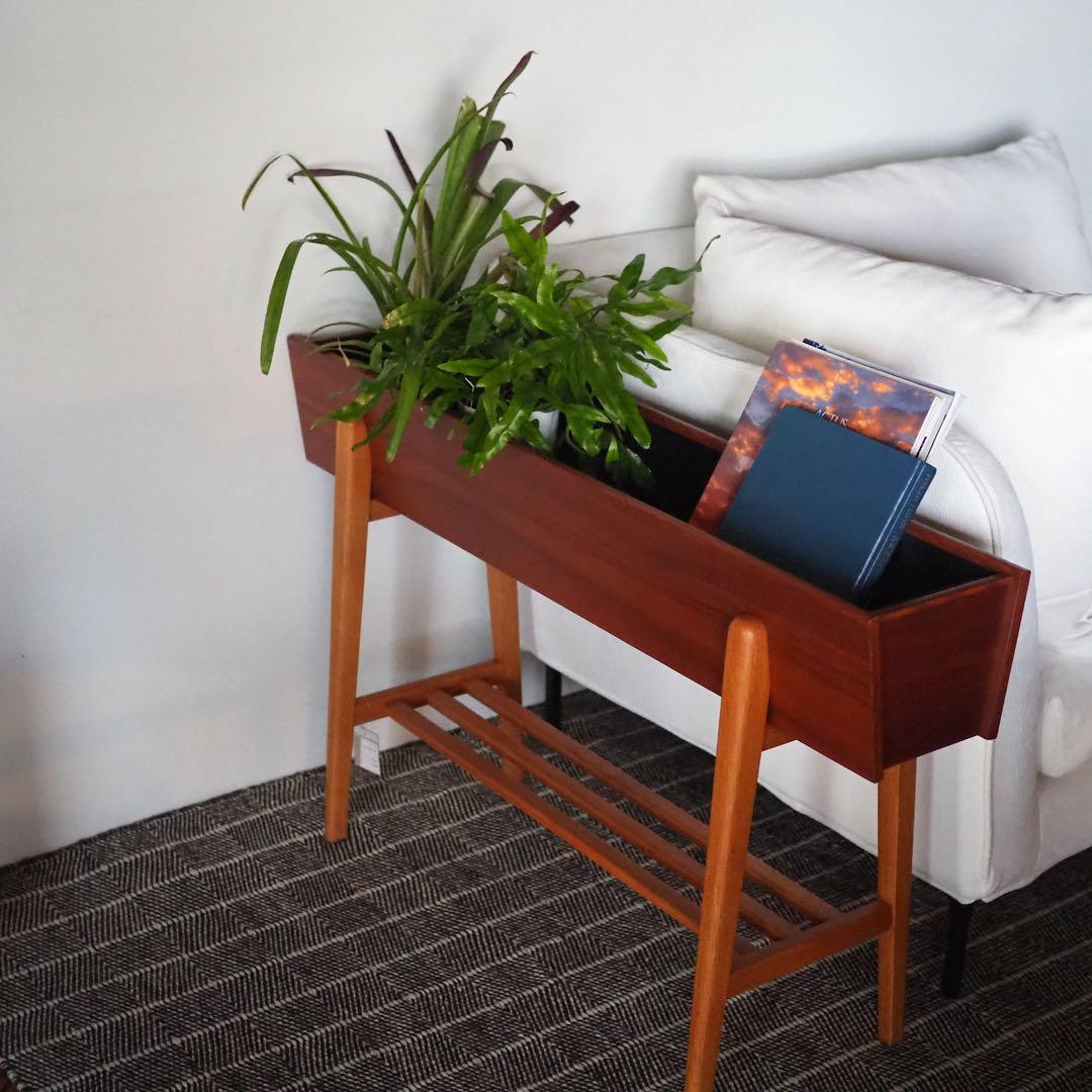 H.W.F PLANTER STAND”HIGH“