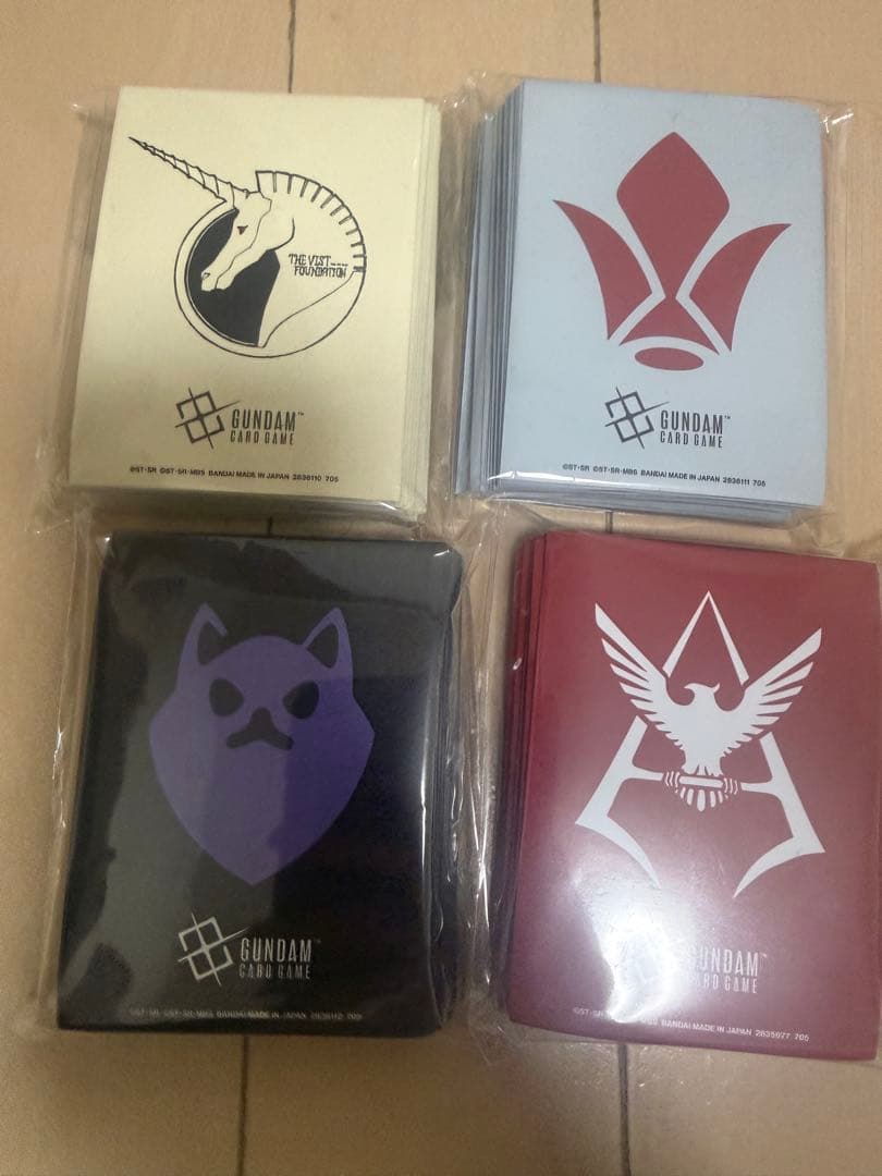ガンダムカードゲーム　カードスリーブ 4個セット
