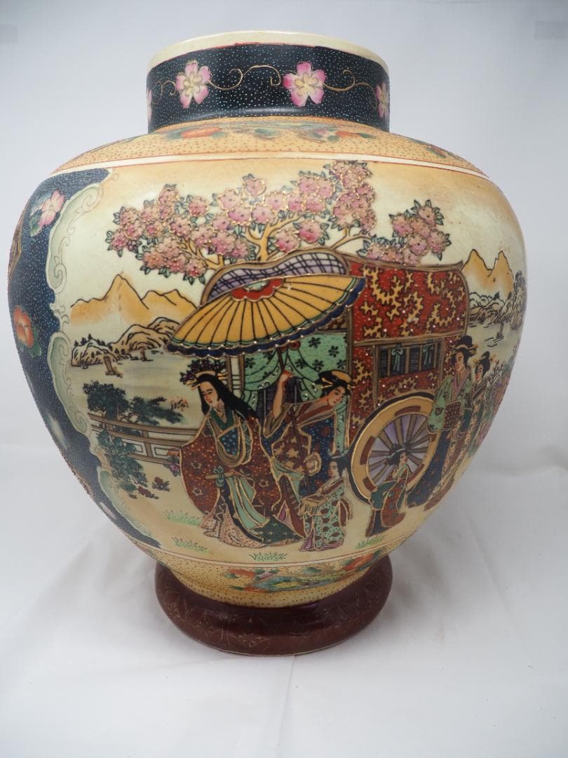 薩摩焼　金彩絵付壺　-SO