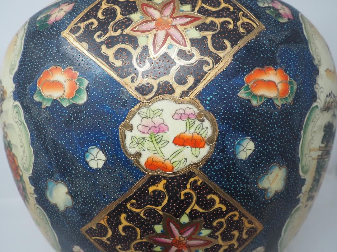 薩摩焼　金彩絵付壺　-SO