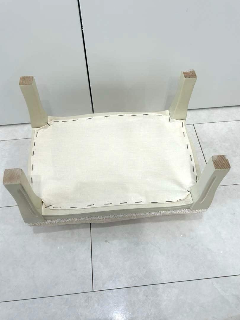 イタリアフットスツール　猫脚ホワイトベージュ　W34✖️D23.5✖️H20.5cm