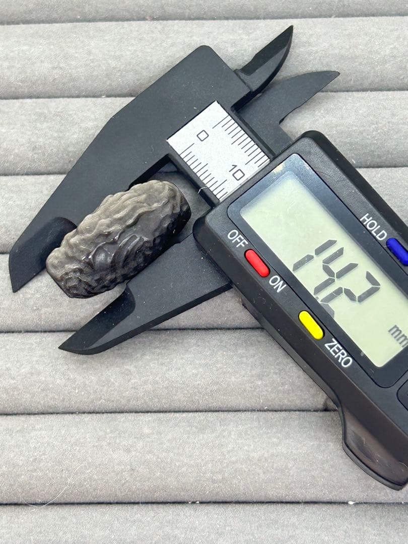 天然石シルバーオブシディアンパーツ　ドラゴン天珠　No.2215