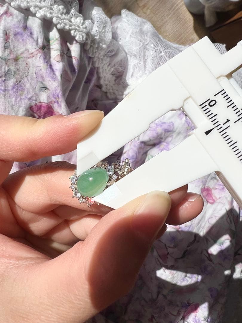ミャンマー産 本翡翠 A貨 ペンダントs925シルバー台座 氷甘緑NGTC鑑定書