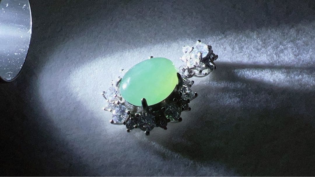 ミャンマー産 本翡翠 A貨 ペンダントs925シルバー台座 氷甘緑NGTC鑑定書