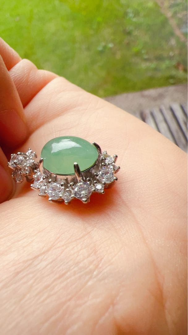 ミャンマー産 本翡翠 A貨 ペンダントs925シルバー台座 氷甘緑NGTC鑑定書