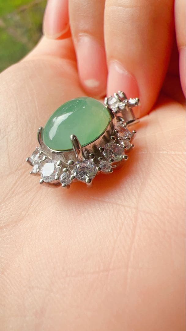 ミャンマー産 本翡翠 A貨 ペンダントs925シルバー台座 氷甘緑NGTC鑑定書