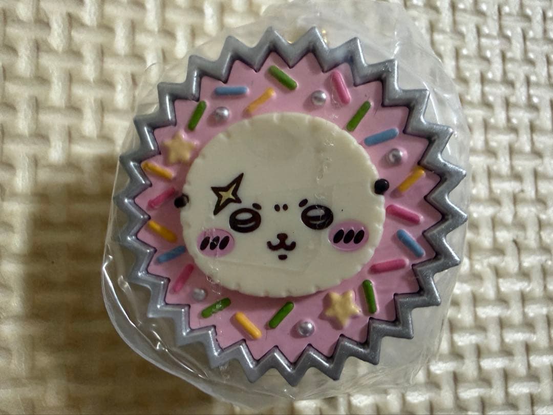 ちいかわ カップケーキ型チャーム 2種セット - メルカリ