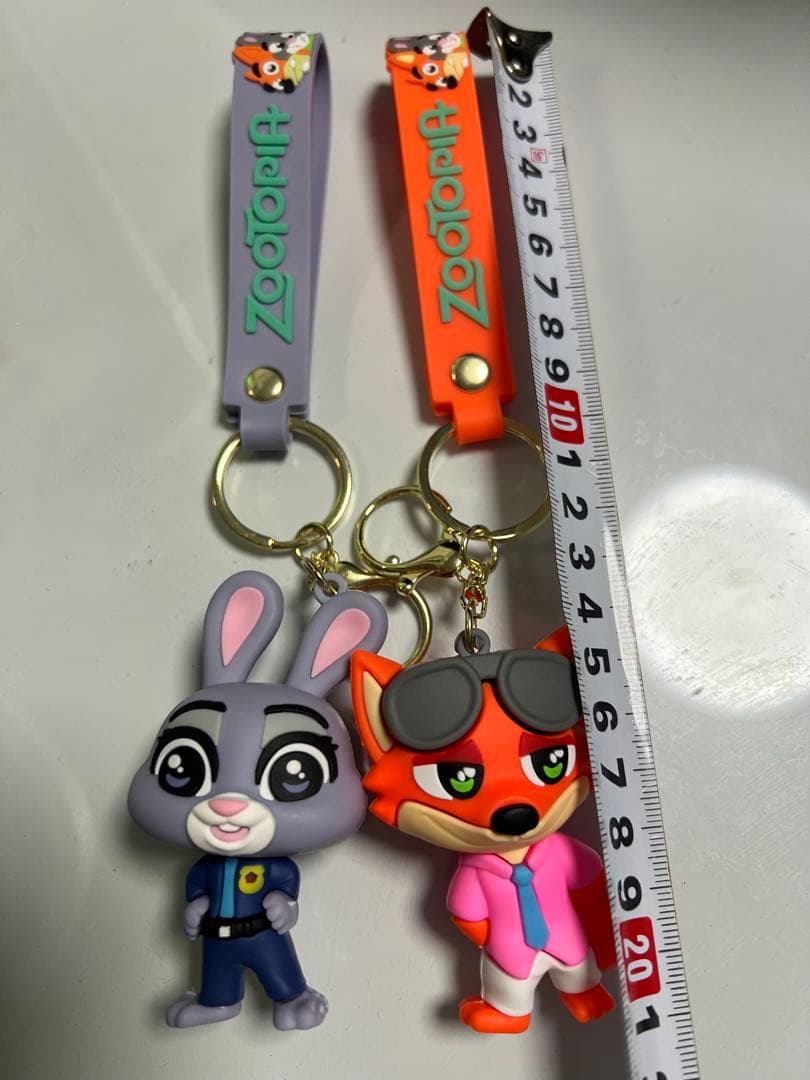新品　全７種　ズートピア キーホルダー ストラップ