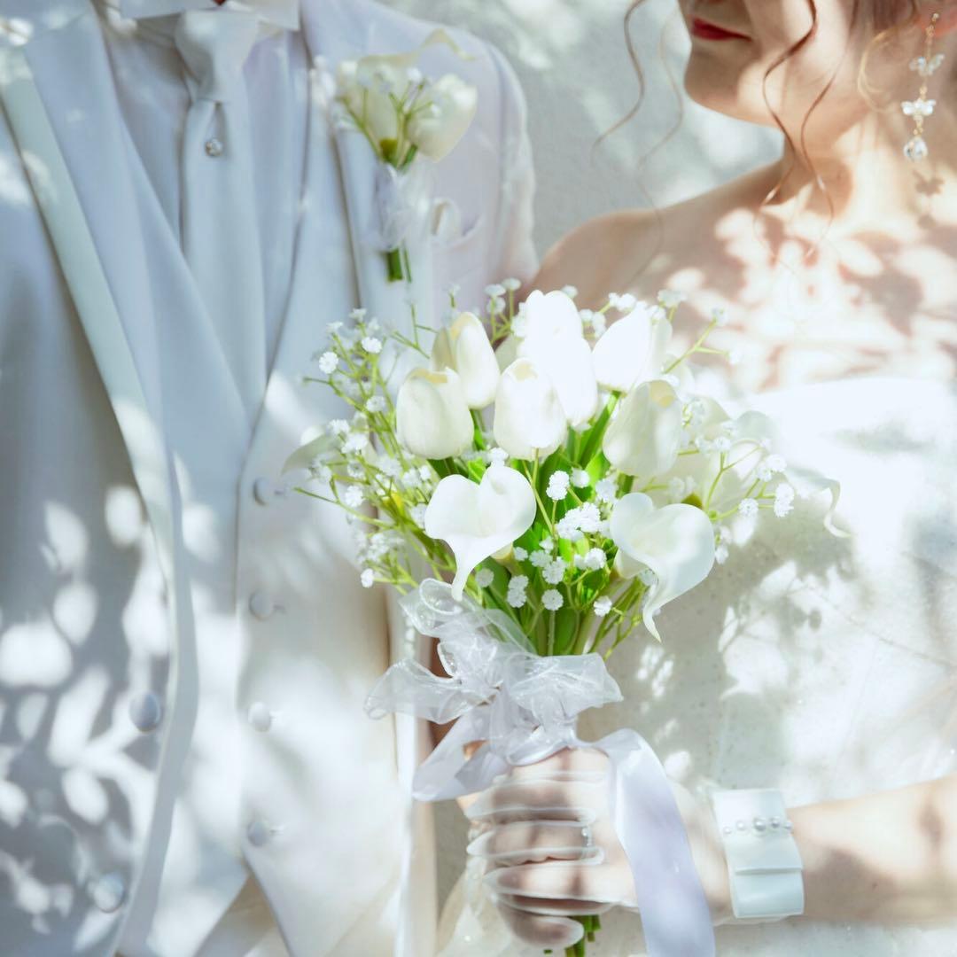 白チューリップ ブーケ ＆ ブートニア - メルカリ