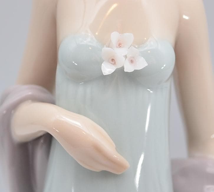 純真な女性／お風呂の美女　リヤドロ　２体おまとめ　光沢仕上げ　ご成約済み