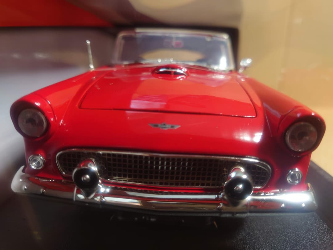 1/18 フォード サンダーバード オープンクーペ レッド 1956 Ford