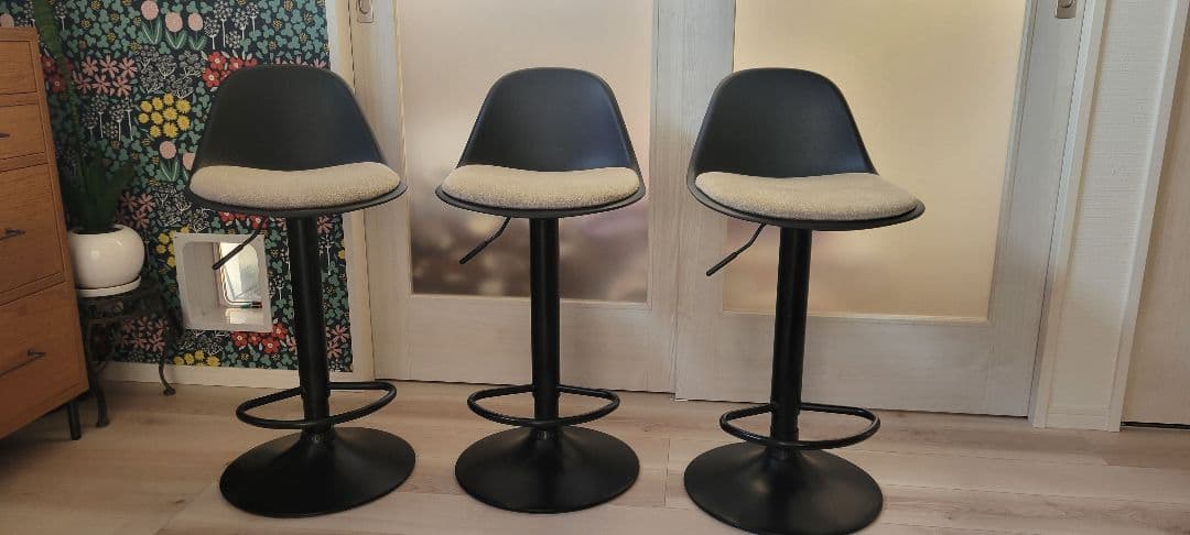 三重県津市近郊の方お渡し限定　エスパス購入　黒いバースツール 3脚セット