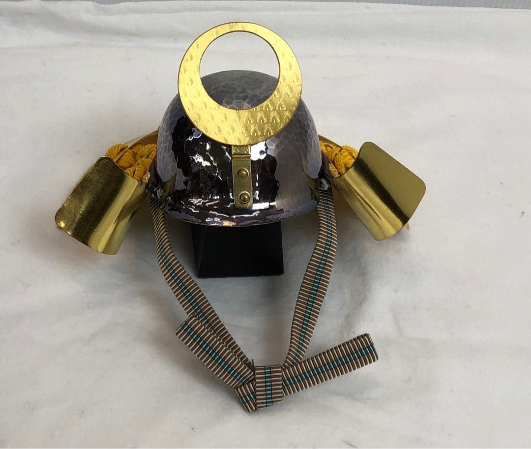 五月人形兜　samurai helmet 武久作　打ち出し本金箔押　正絹威