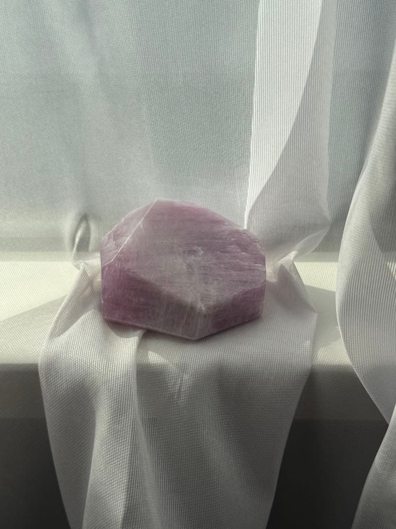 感謝価格⭐︎クンツァイト 大ぶりフリーフォーム ラベンダーカラー・ブラジル産