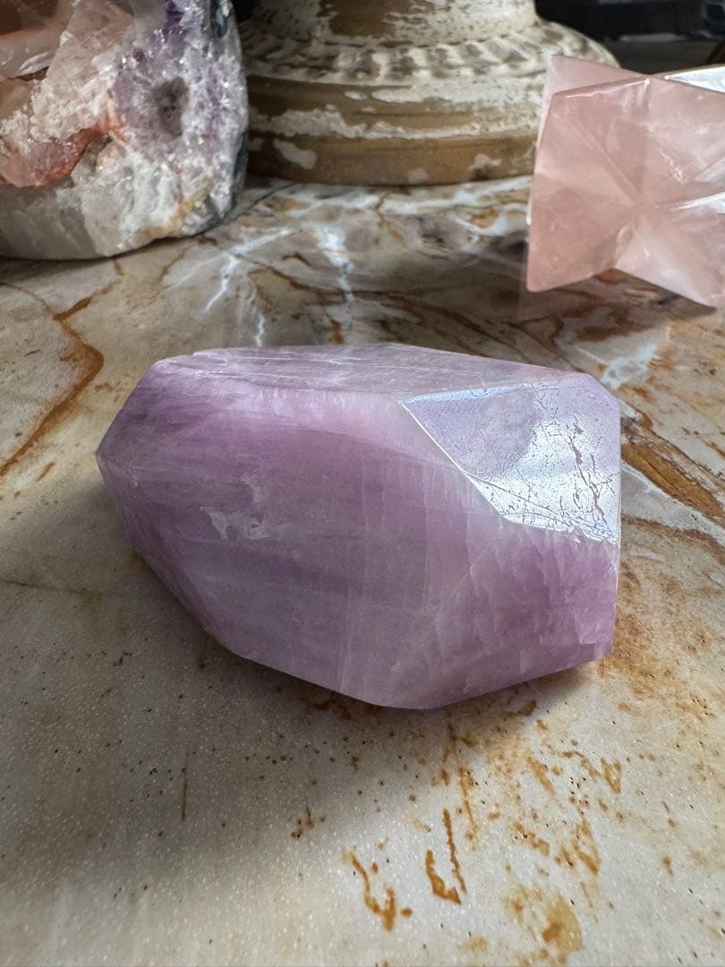 感謝価格⭐︎クンツァイト 大ぶりフリーフォーム ラベンダーカラー・ブラジル産