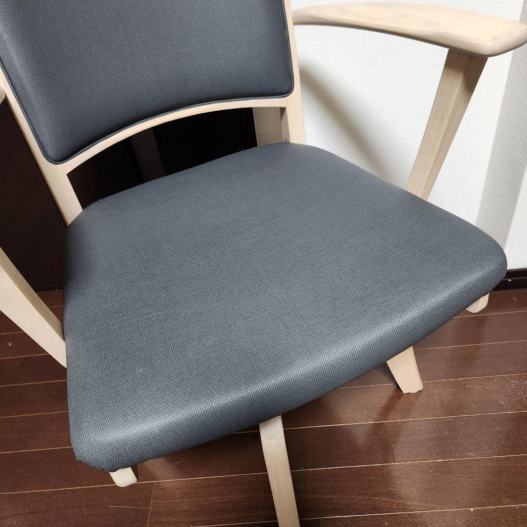 【新品2.7万】回転アームチェア CCM3 筑波産商