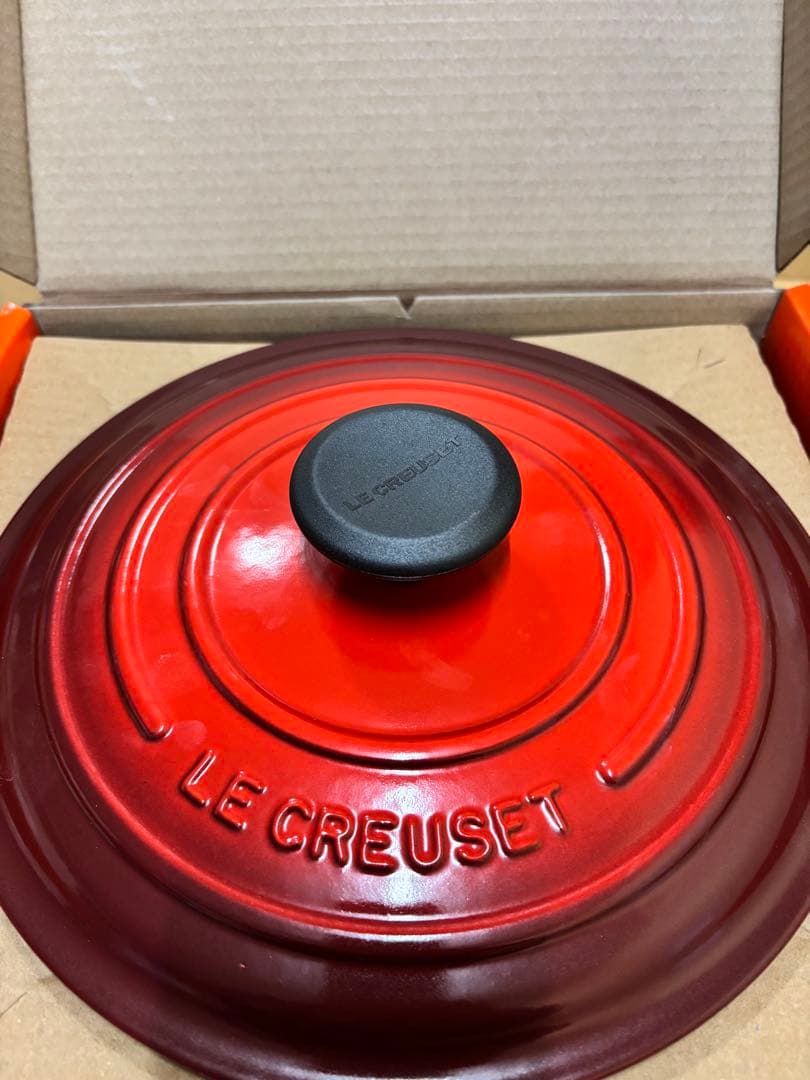 ルクルーゼ　シグニチャー ココット・ロンド 24cm チェリーレッド