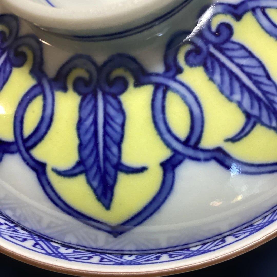 黄釉雁木文様蓋物10客