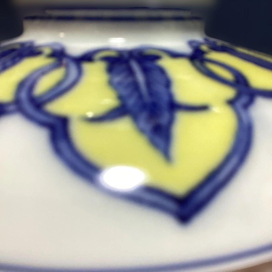 黄釉雁木文様蓋物10客